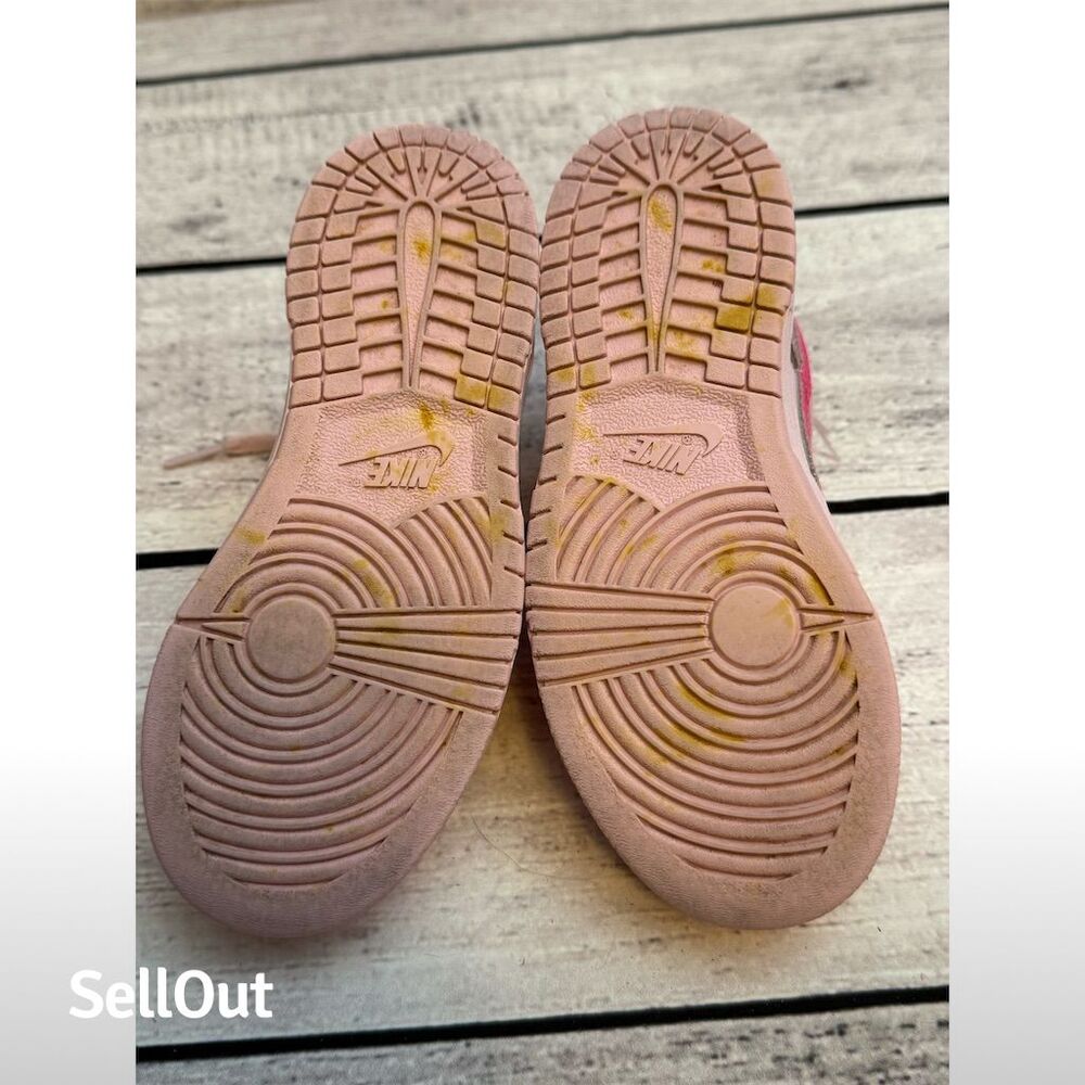 Nike Dunk Low Triple Pink Youth Sneakers Sz 12 Kids Casual Shoes Trendy - Picture 7 of 7